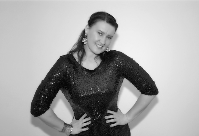 Svetlana — Sängerin · Gitarre · Klavier · Mendios Olpe